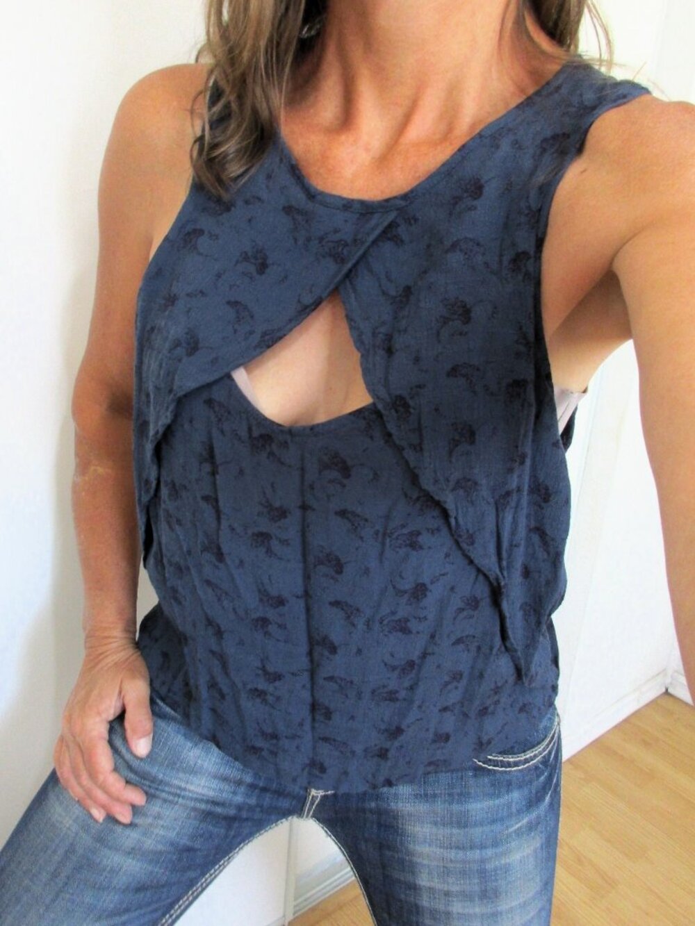 FREE PEOPLE Tank Top Size Large Blue Shell Print